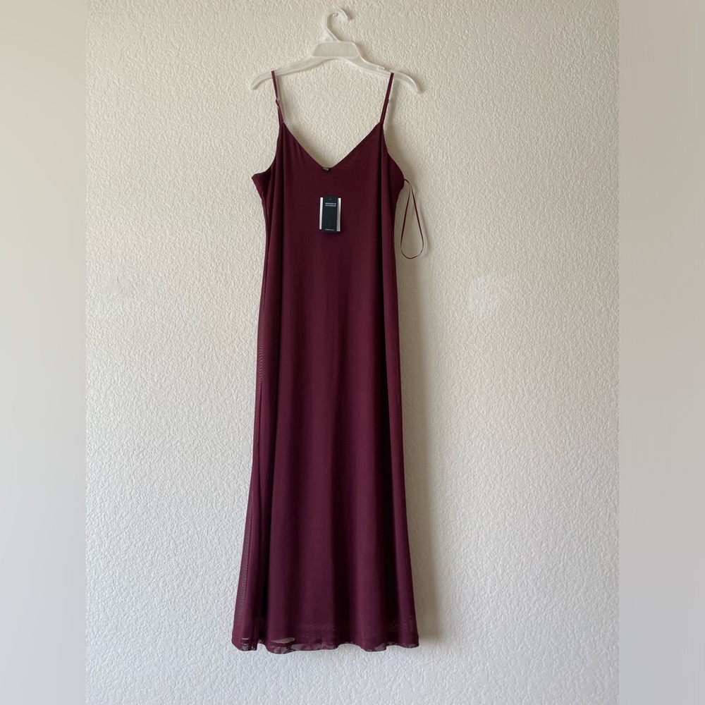 Bodycon burgundy dress